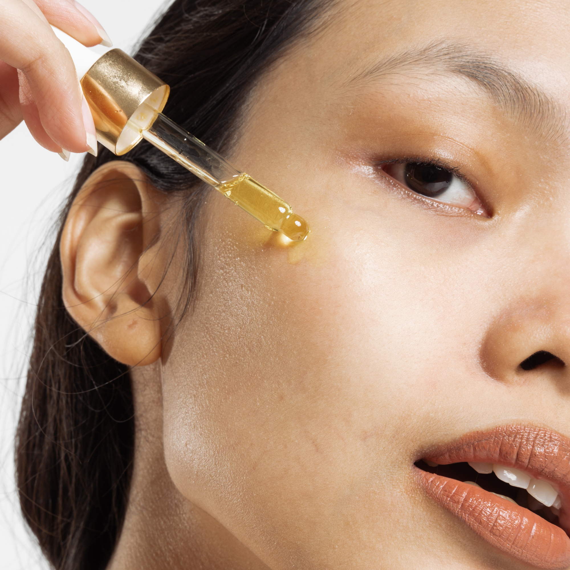 Why Face Oils Deserve a Place in Your Morning Routine